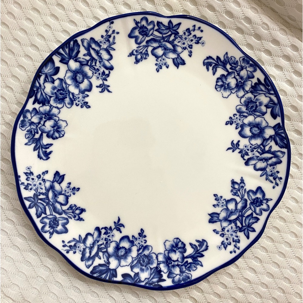Dwell Essentials Blue White Floral Scalloped Ceramic Salad Dessert Plate